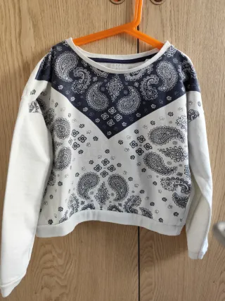 Sudadera con estampado paisley