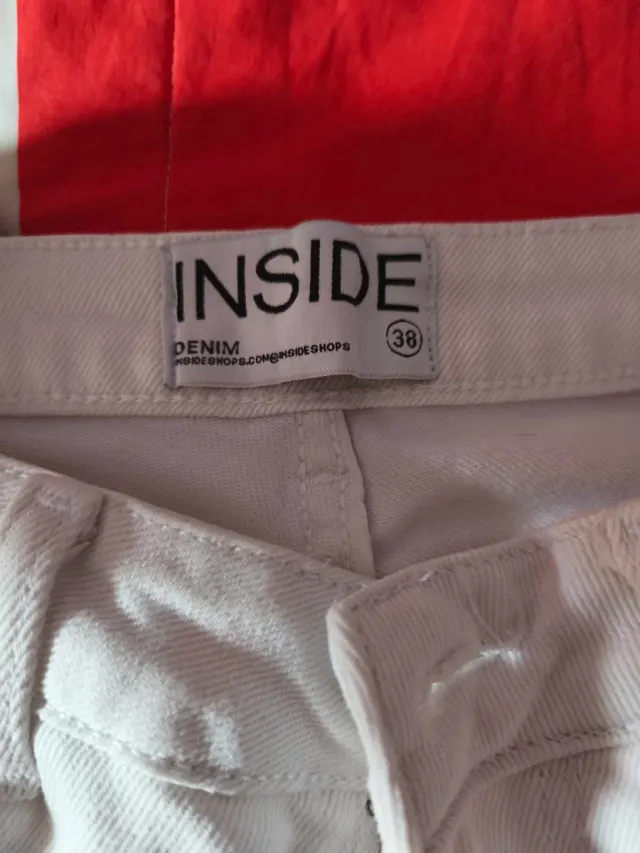 Vaqueros blancos INSIDE