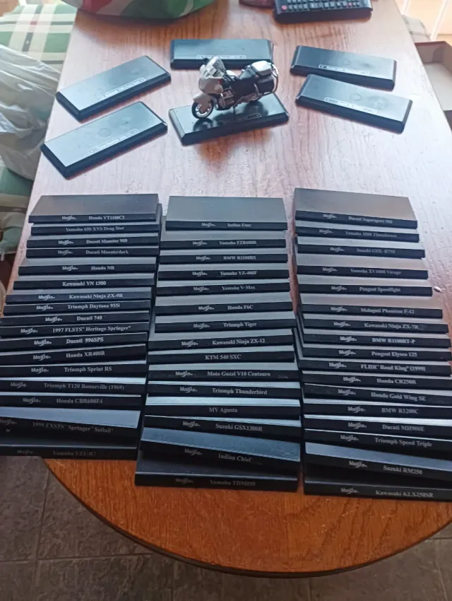 Basi per motociclette da collezione