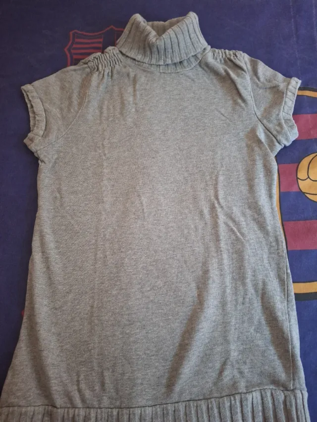 Jersey manga corta y cuello buelto color gris