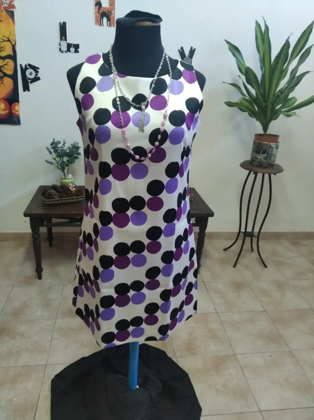 Vestido de fiesta con lunares