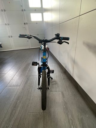 Bicicleta infantil azul 16