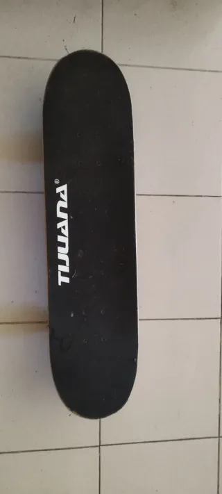 Monopatín Tijuana Negro