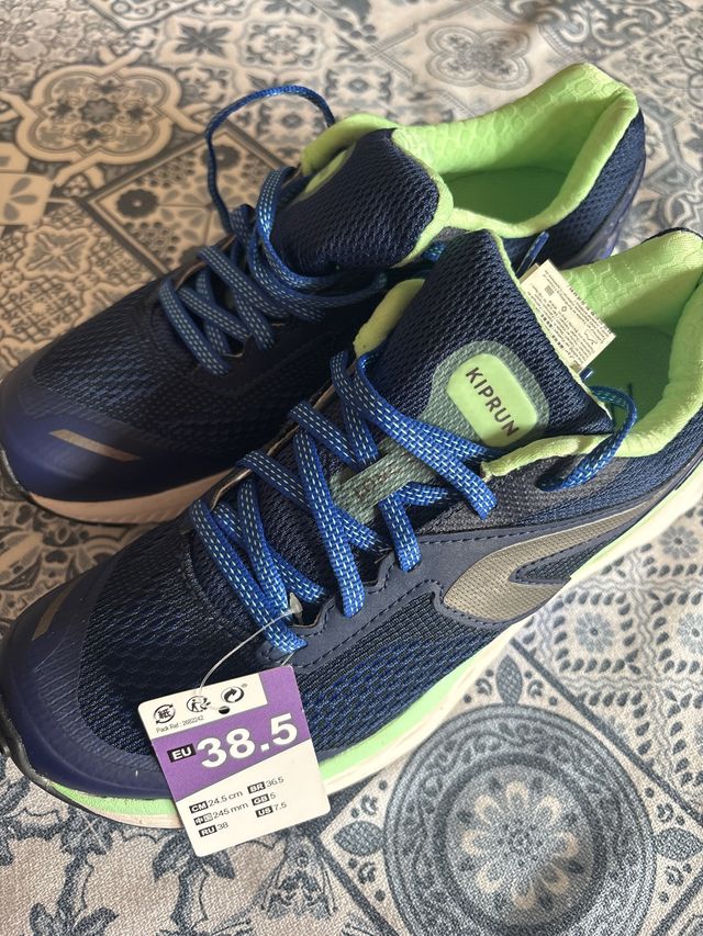 Varias tallas Zapatillas running Kiprun Long .