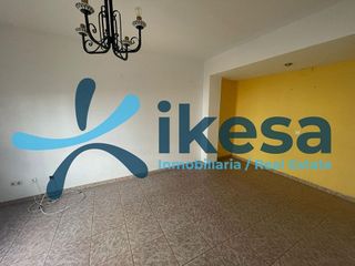 Casa adosada en venta en Gerena