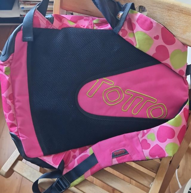 Mochila Totto Corazones Rosa y Verde