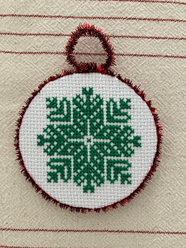 Adorno Navideño Punto Cruz Copo Nieve Rojo