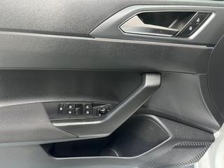 VOLKSWAGEN TAIGO R-LINE CON TECHO SOLAR 2022