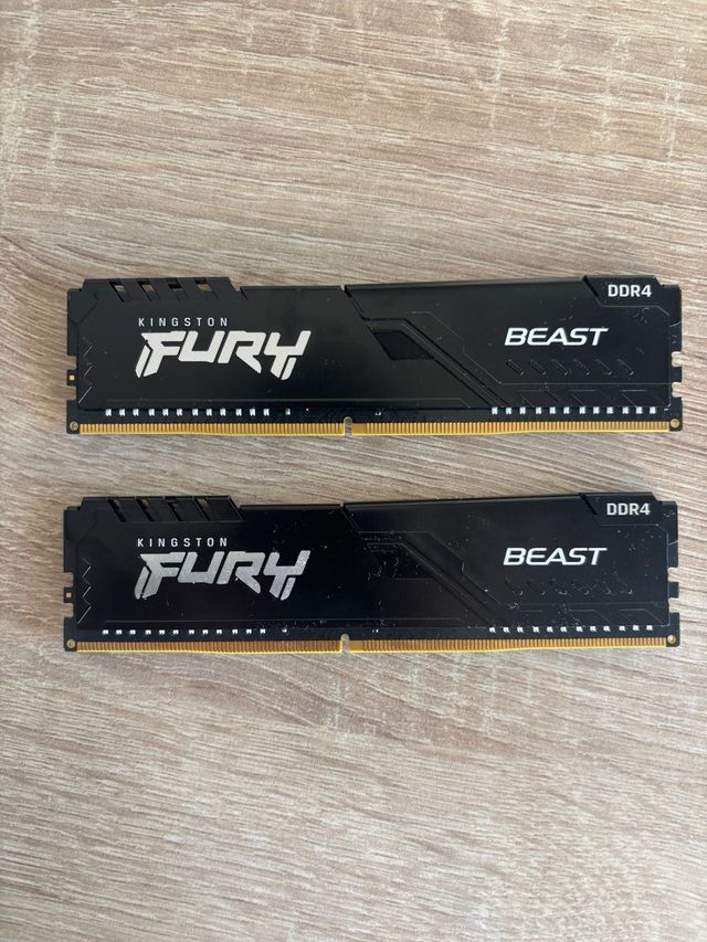2x 8GB DDR4 Kingston Fury Beast RAM