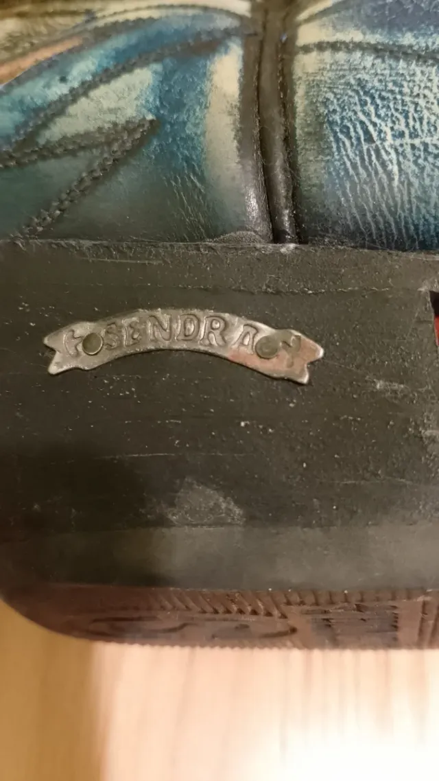 Botas de cuero.Marca SENDRA. Número 42_43.Ver foto