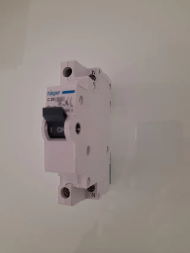 Interruptor automático Hager C20