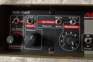 Detector metales RELIC HAWK  de Minelab.