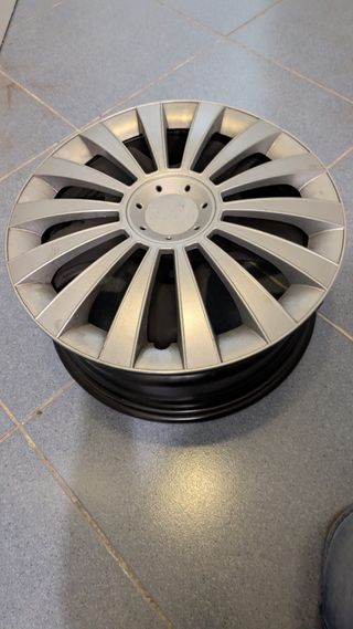 Llantas 16” de hierro con tapacubos