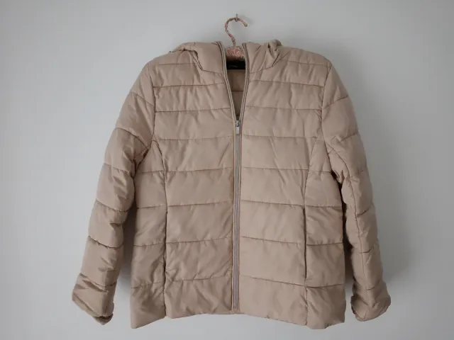 Abrigo acolchado beige mujer con capucha