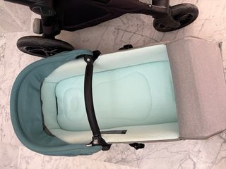 Carrito bebé Jane color gris y turquesa