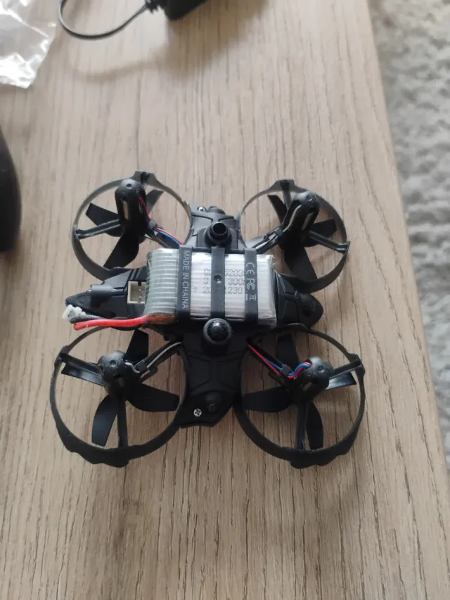 Mini Dron REDPAWZ R012