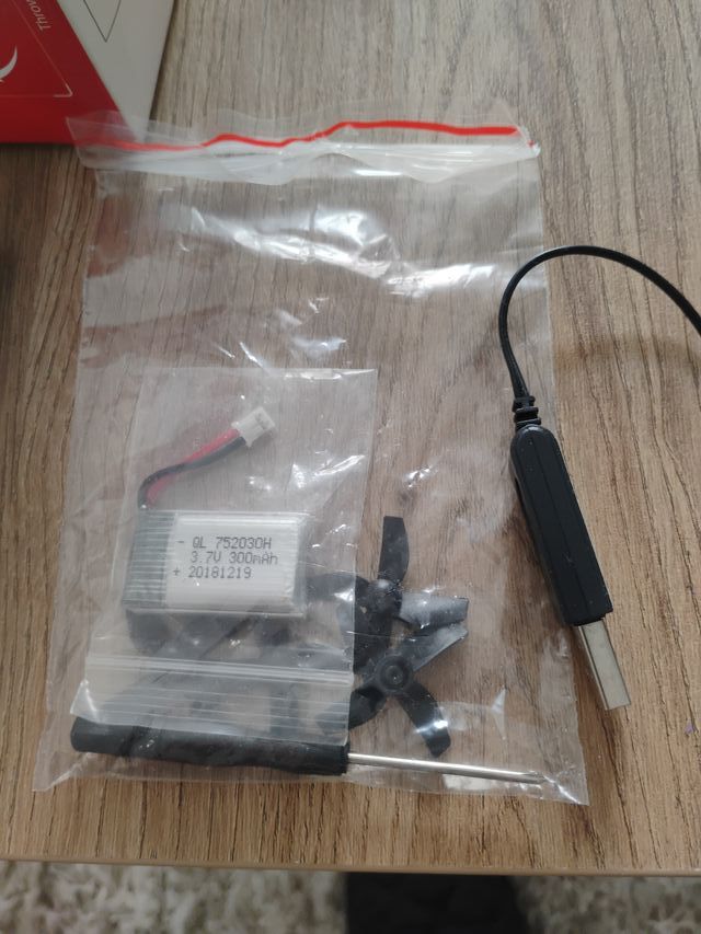 Mini Dron REDPAWZ R012