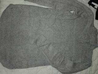 Jersey gris con perlas