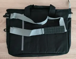 Maletín para portátil negro con correa