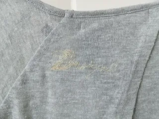 Camiseta Desigual flores lentejuelas