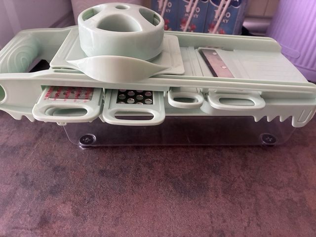 Set Cortador Verduras Verde y Plateado