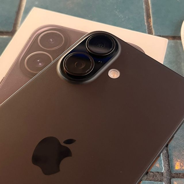 iPhone 16 Negro Espacial