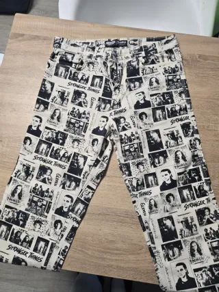 Pantalones vaqueros Stranger Things