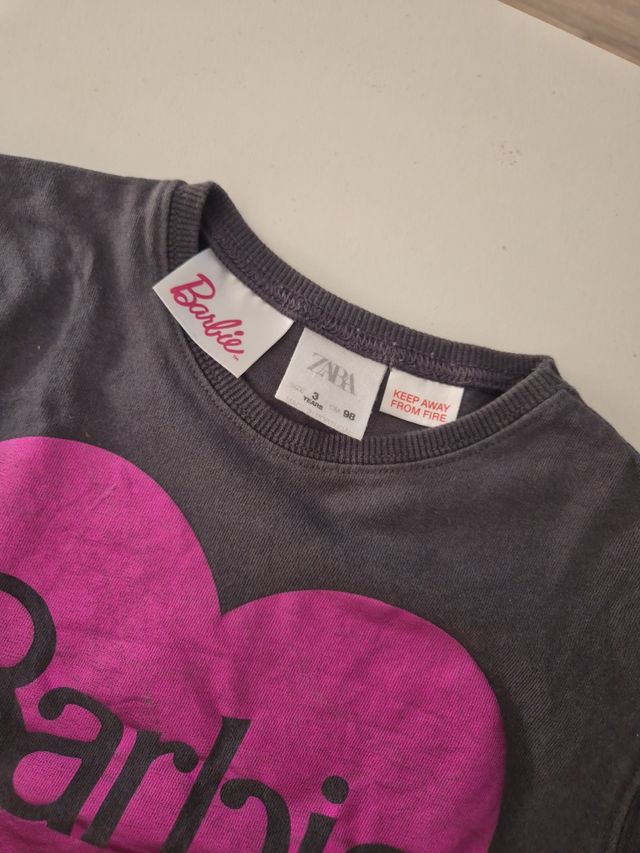 Camiseta Barbie Corazón Rosa Gris talla 3 niña