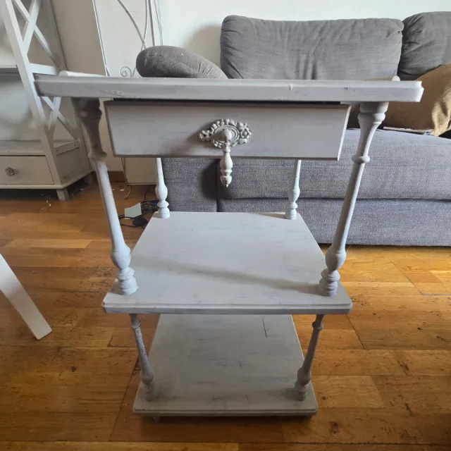 Mesita auxiliar con ruedas para restaurar