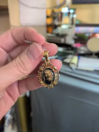 Medalla Filigrana Oro Cachorro Foto