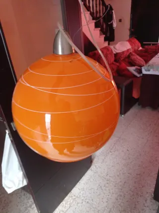 Lámpara colgante naranja esférica