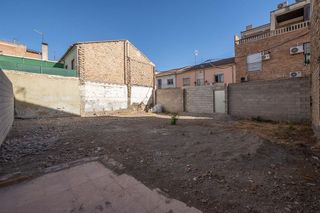 Terreno en venta en Avda. De los Ogíjares en Armilla