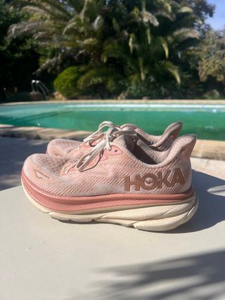 HOKA Clifton 10 Talla 40.5