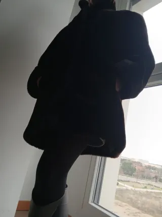 Abrigo piel de mutón negro