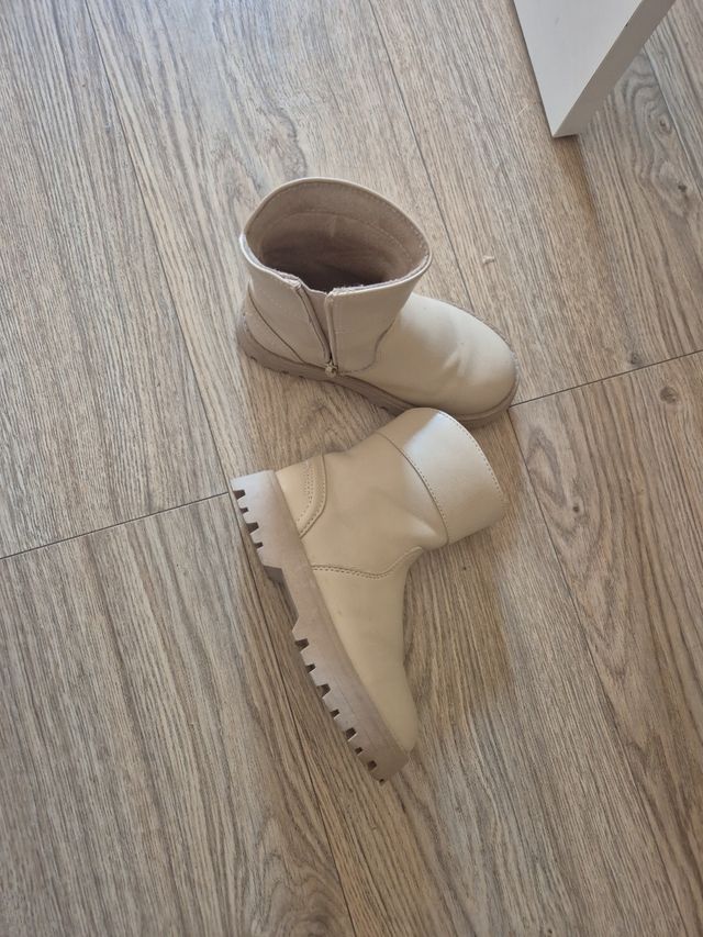 Botas Beige Niña talla 26