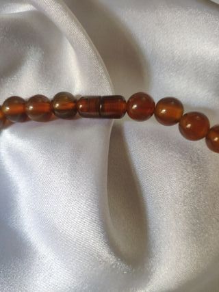 Collana vintage in lucite con decorazioni