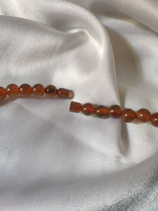 Collana vintage in lucite con decorazioni