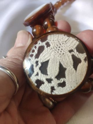 Collana vintage in lucite con decorazioni