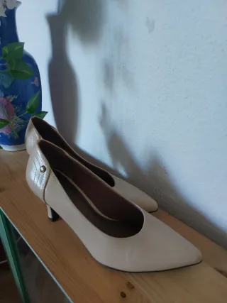Zapatos de tacón beige
