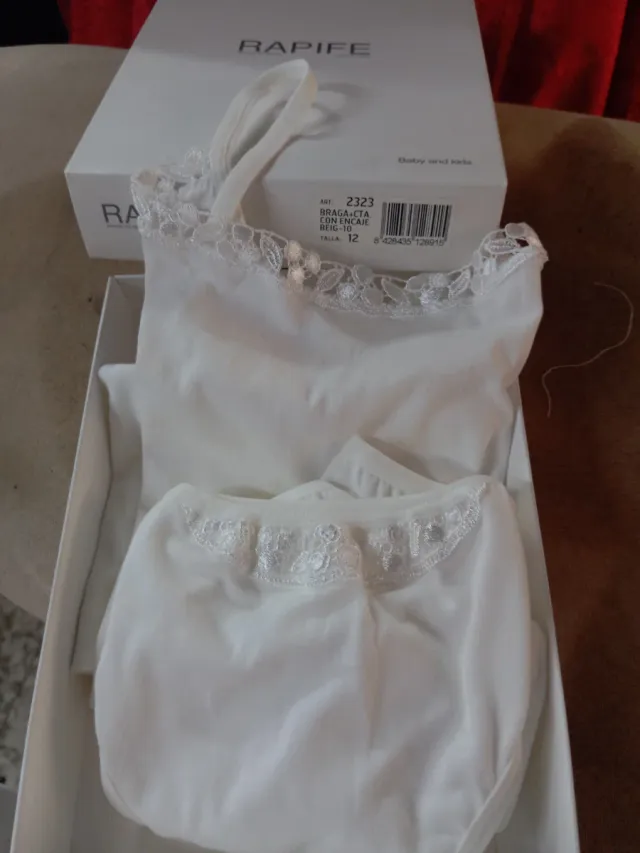 Conjunto interior niña