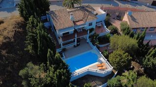 Chalet en venta en El Faro de Calaburra - Chaparral en Mijas