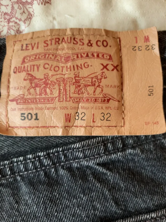 Pantalón vaquero negro