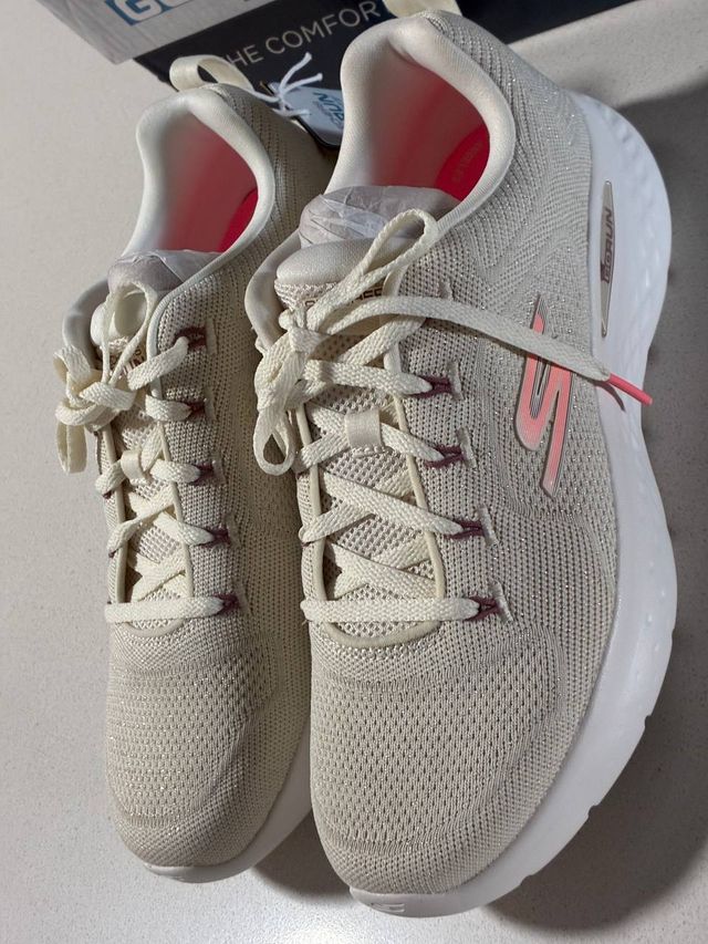 Skechers GORUN LITE Beige/Rosa Tallas Desc.