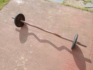 Barra Z con discos para halterofilia