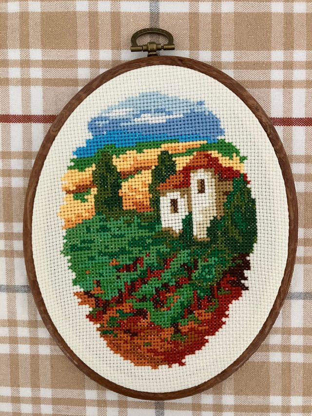 Cuadro bordado a mano punto cruz paisaje