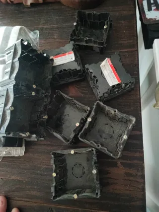 Lote Enchufes e Interruptores Nuevos