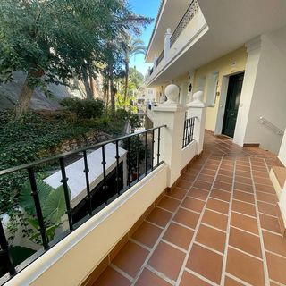 Oficina en venta en Los Naranjos - Las Brisas en Marbella