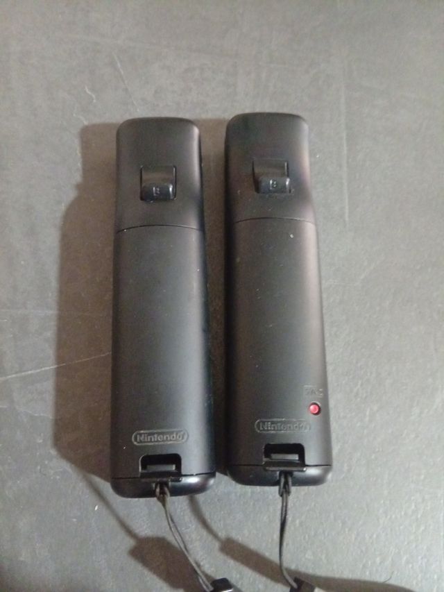 Nintendo Wii Controller + Cover