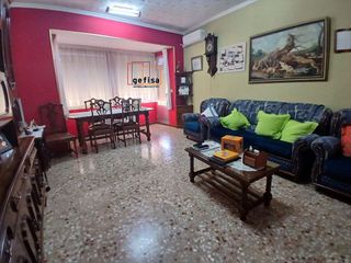 Casa adosada en venta en Valdepeñas