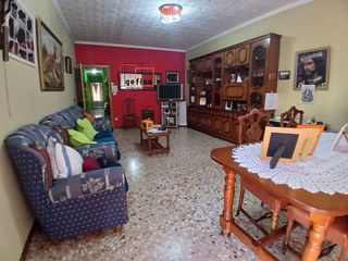 Casa adosada en venta en Valdepeñas